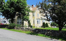 Louisbourg Harbour Inn
